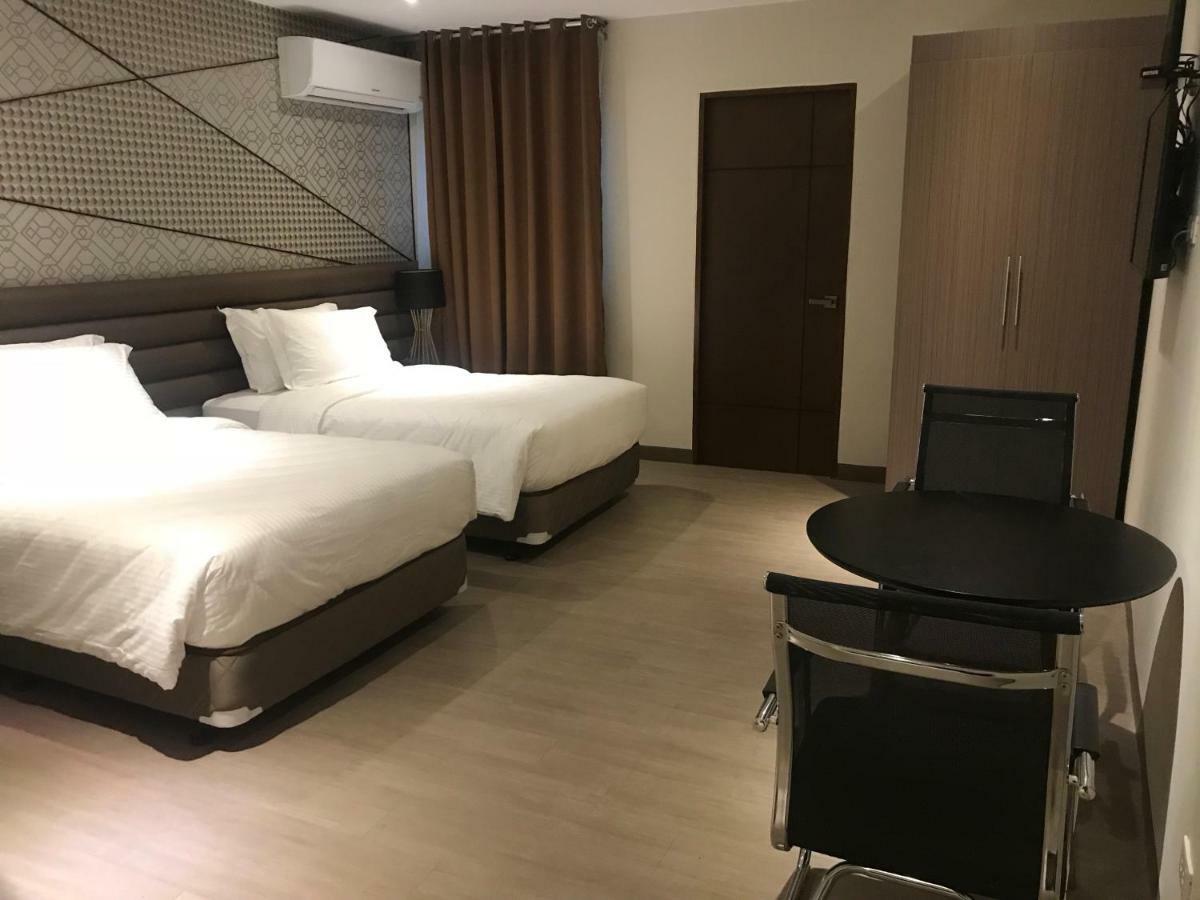 Maxx Hotel Ortigas Pasig City Esterno foto