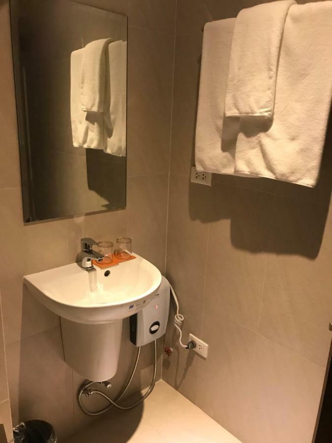 Maxx Hotel Ortigas Pasig City Esterno foto